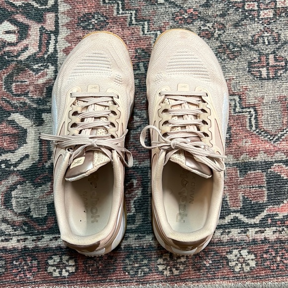 Women’s Reebok nanos - size 8.5 - Picture 2 of 4